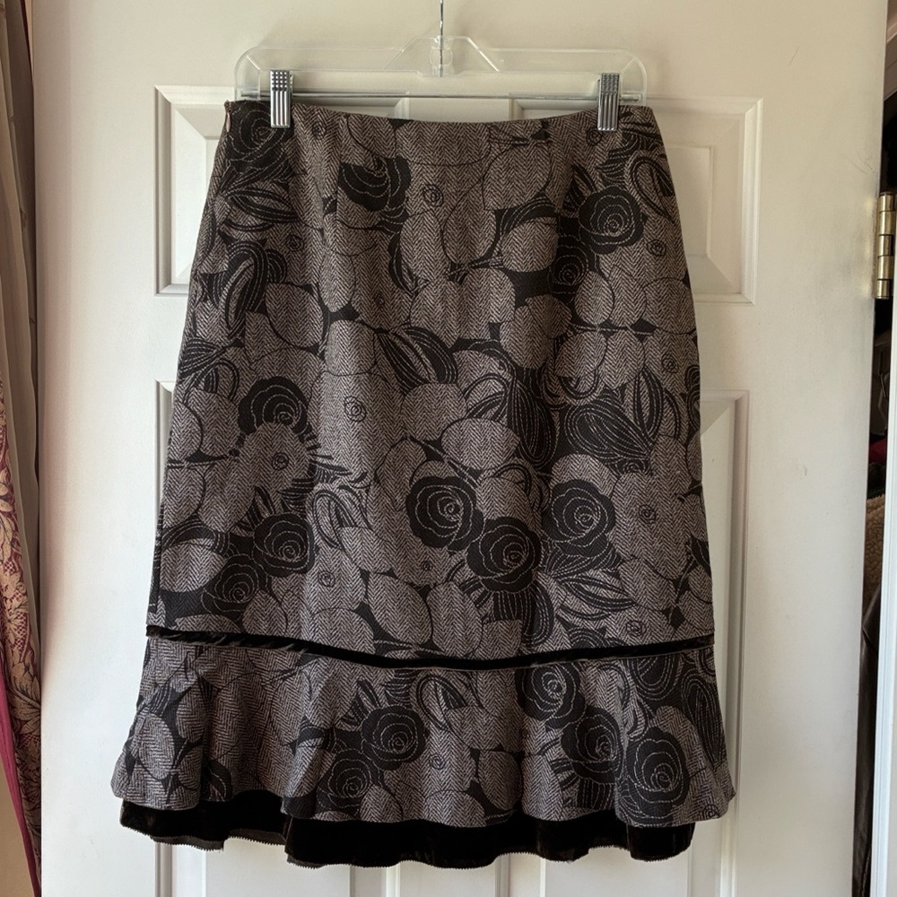 Boston Design Studio Ruffled Pencil Skirt Floral Brown Size 8 - Picture 2 of 8
